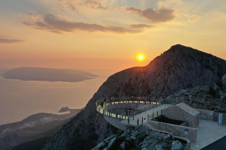 Villa Bougenvilia Tomas Tučepi Buitenkant foto