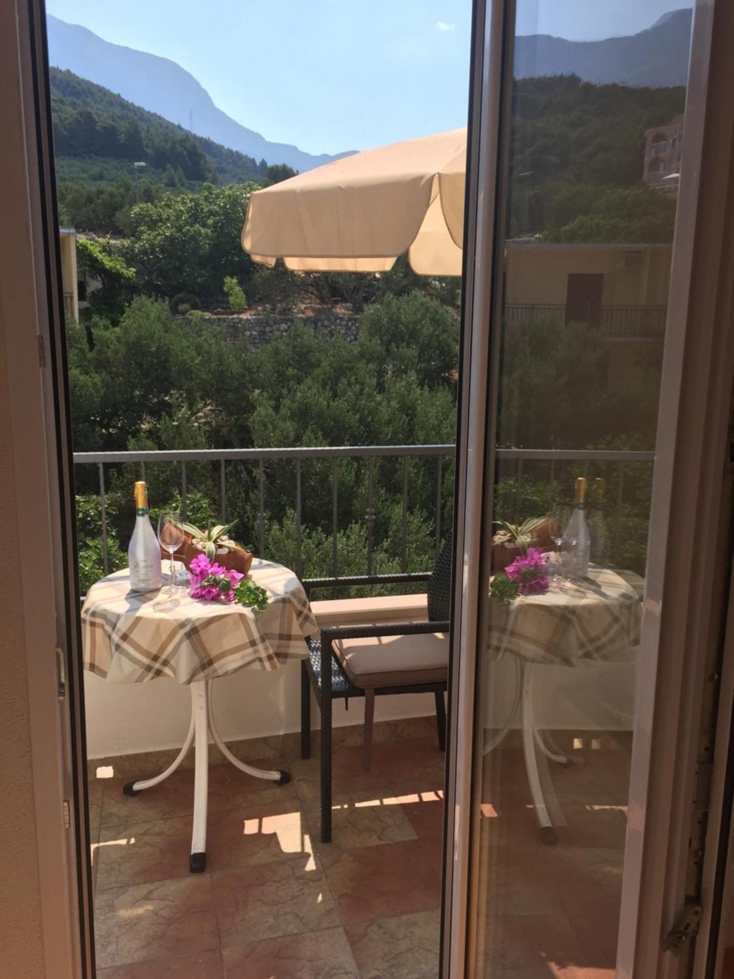 Villa Bougenvilia Tomas Tučepi Kamer foto