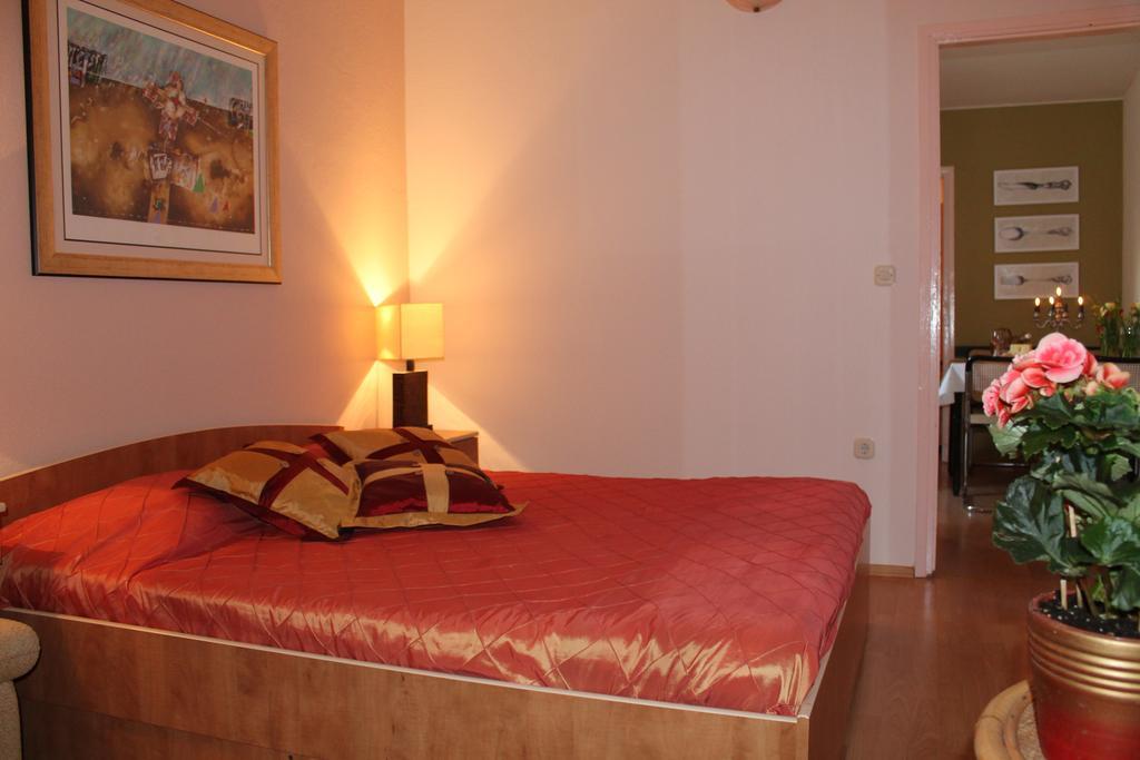 Villa Bougenvilia Tomas Tučepi Buitenkant foto