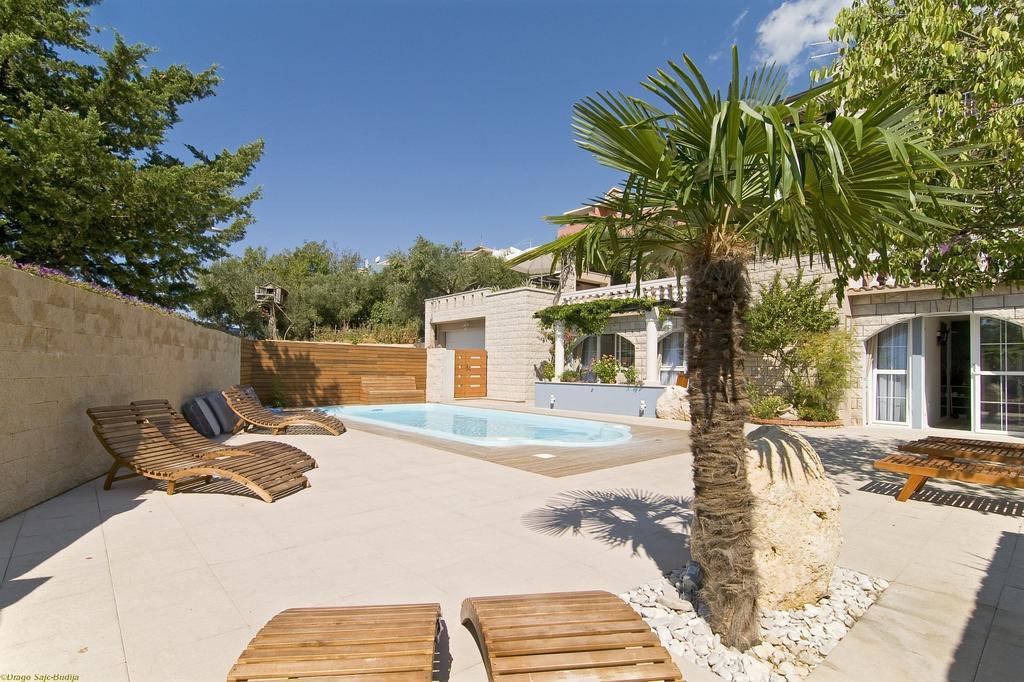 Villa Bougenvilia Tomas Tučepi Buitenkant foto