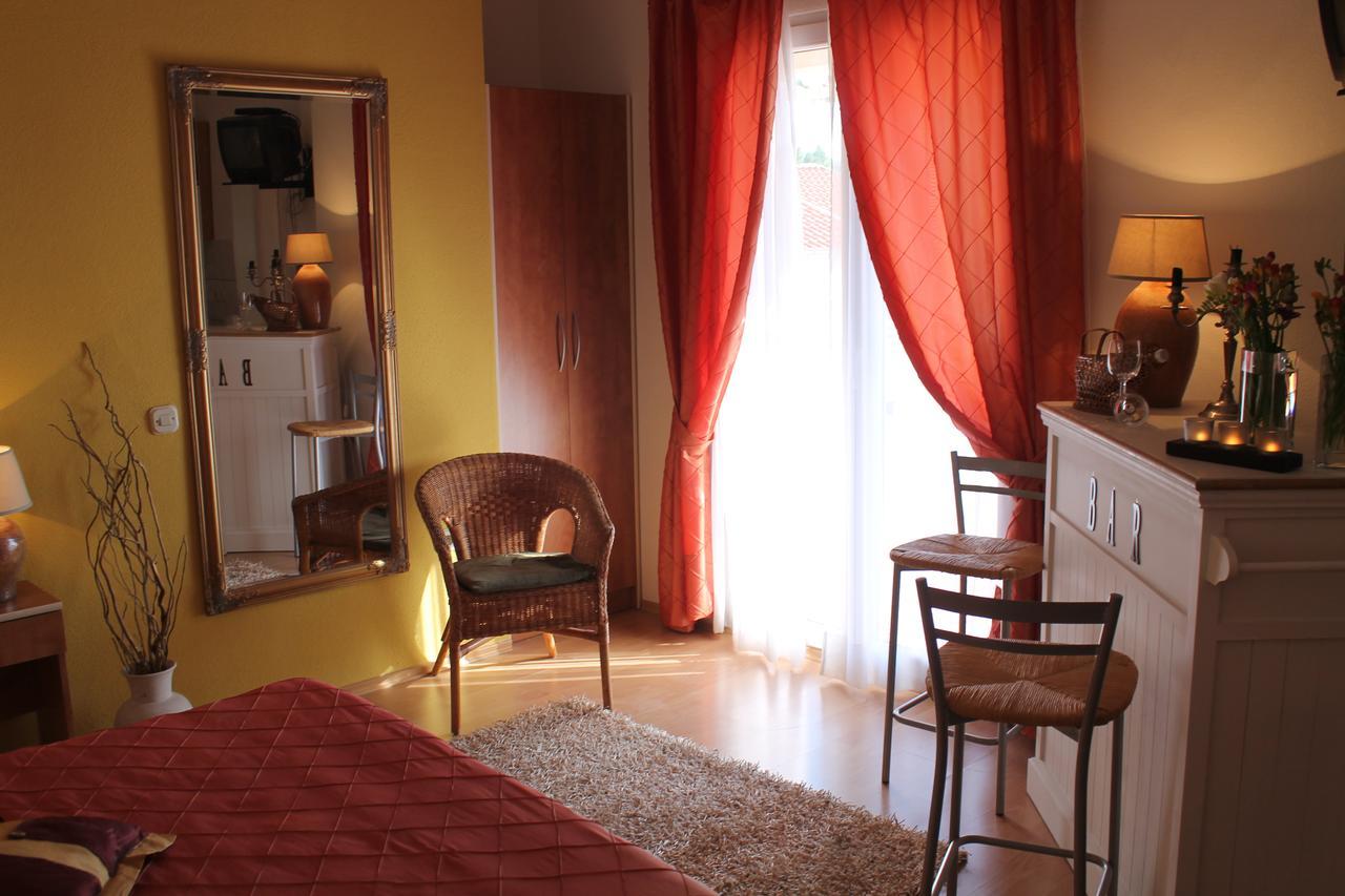 Villa Bougenvilia Tomas Tučepi Buitenkant foto