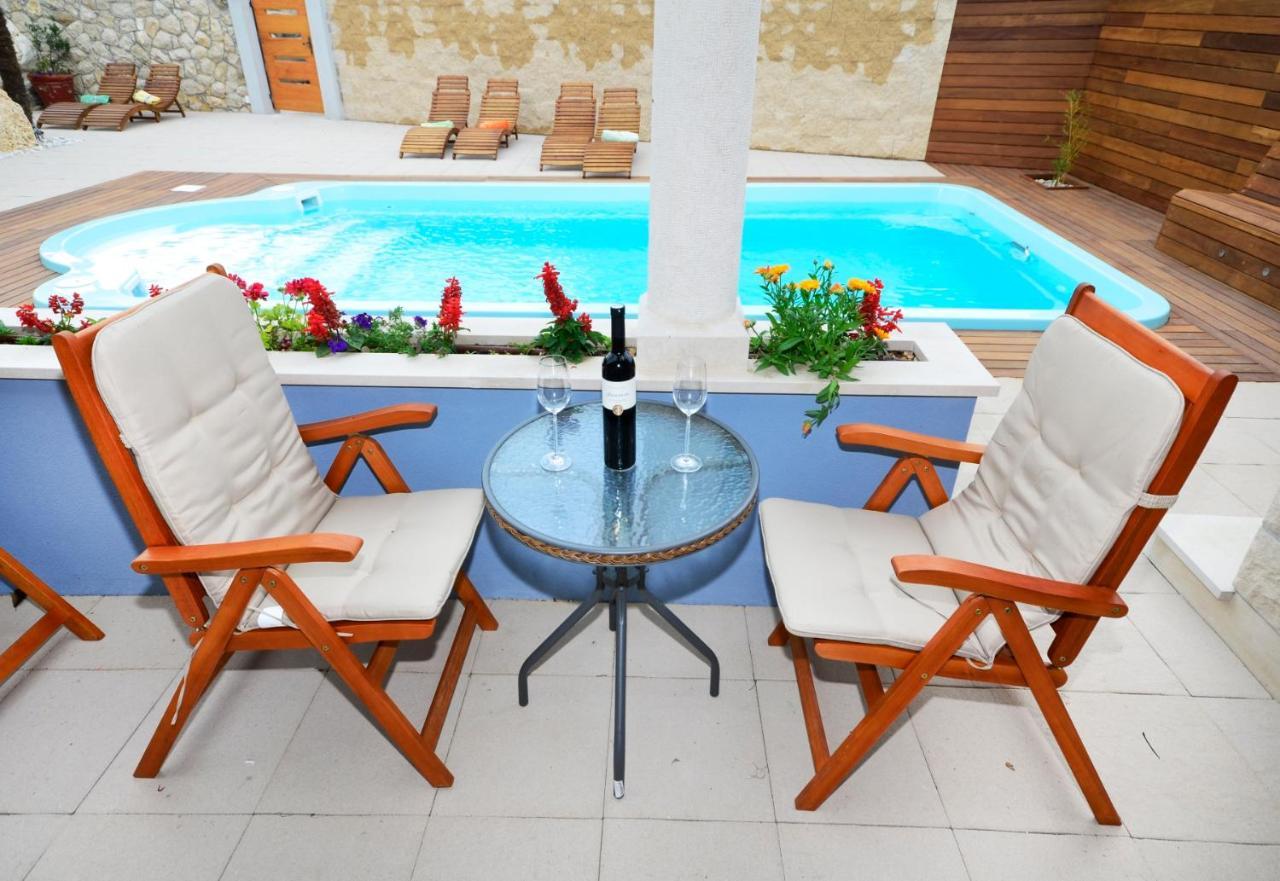 Villa Bougenvilia Tomas Tučepi Buitenkant foto