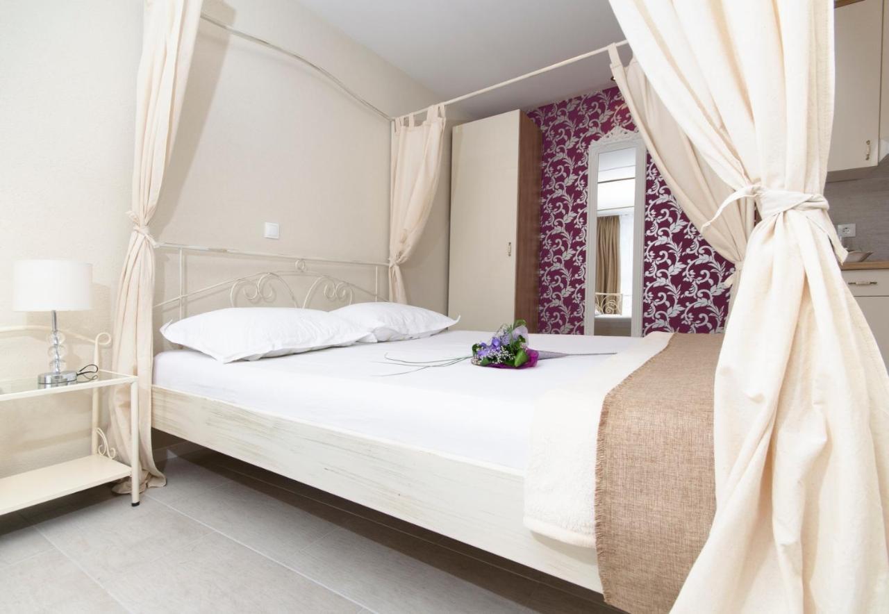 Villa Bougenvilia Tomas Tučepi Buitenkant foto